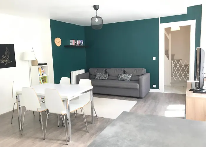 Triplex A 100M De La Plage
